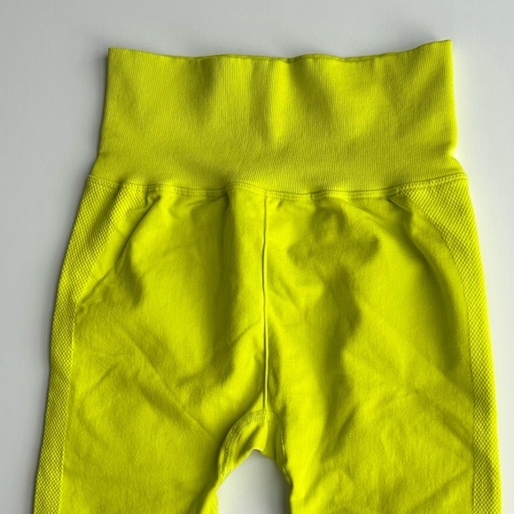 🍒NWOT Camila Coelho Sport Leggings. Size: S/M - Picture 7 of 11